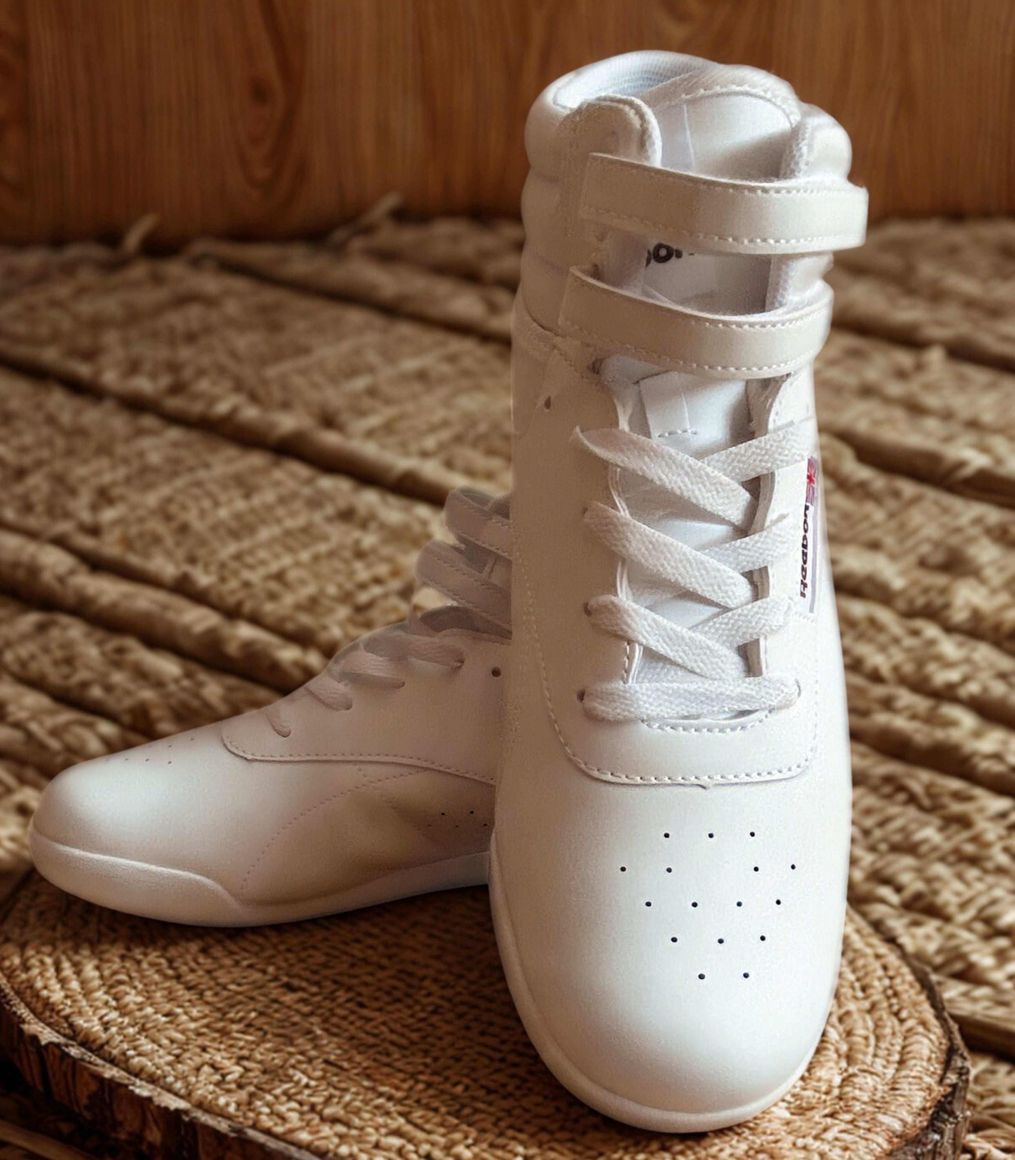 CAPRI| Zapatilla urbana alta blanca